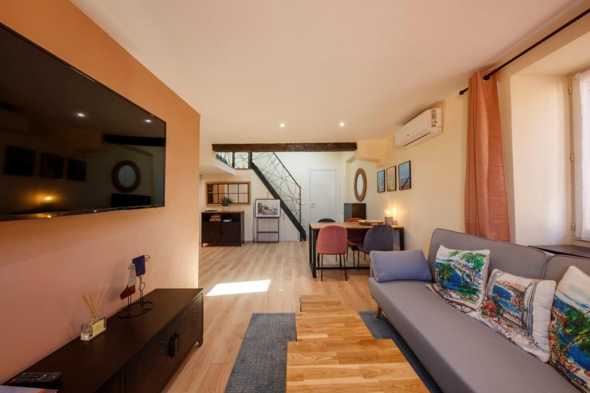 06A2 - Heart Of Old Nice Beautiful Renovated Apartment Екстер'єр фото